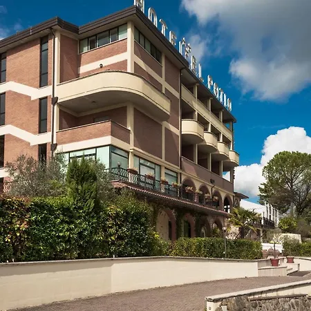 El Patio Hotel 3*