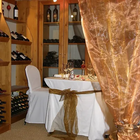 El Patio Hotel 3*